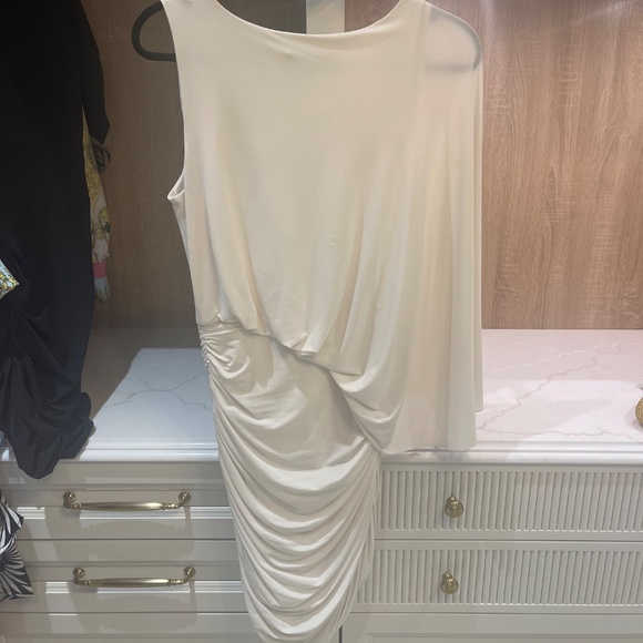 BCBG CREAM DRESS - Picture 4 of 5